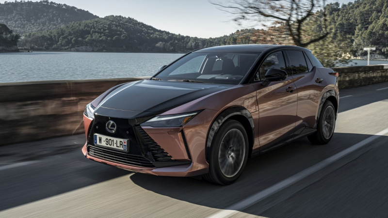 В чем особенности электромобиля Lexus RZ450e