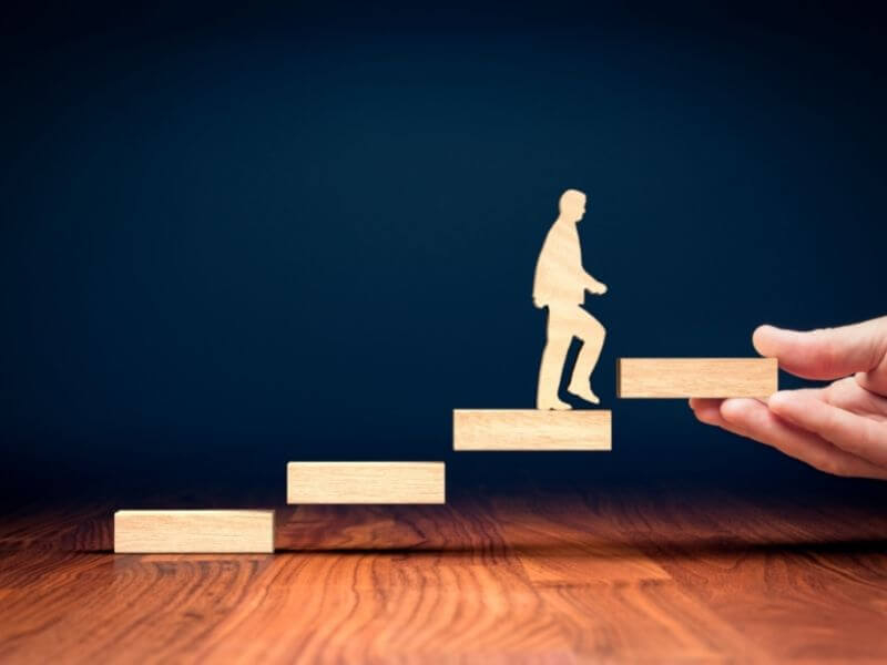 Как анализ успехов и неудач знаменитостей может помочь вам в личностном росте