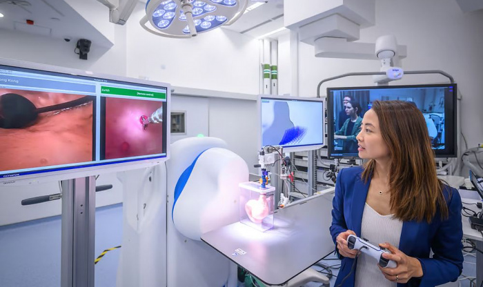 Хирург с игровым джойстиком провел операцию на расстоянии в 9300 км