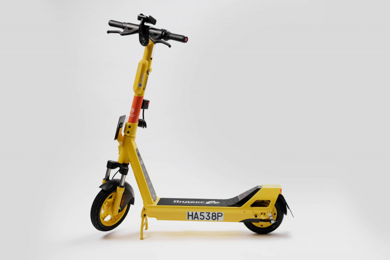 «Яндекс» показал новое поколение электросамокатов с кнопкой для старта поездки