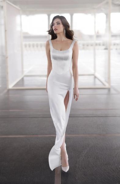 Прямые свадебные платья: когда меньше — значит больше