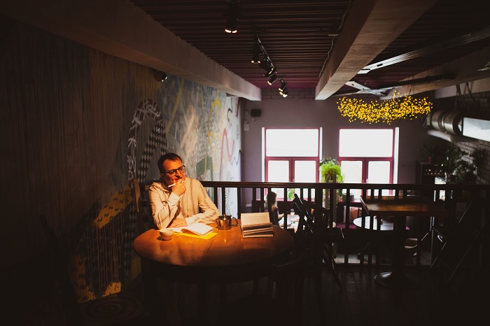 Надо ли писать ученым книги?