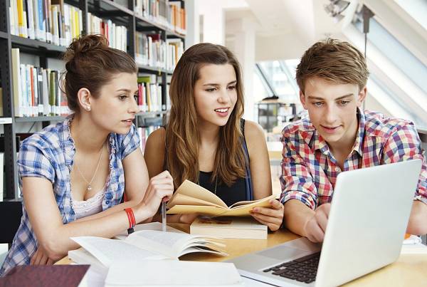 Самые популярные специальности в колледжах России