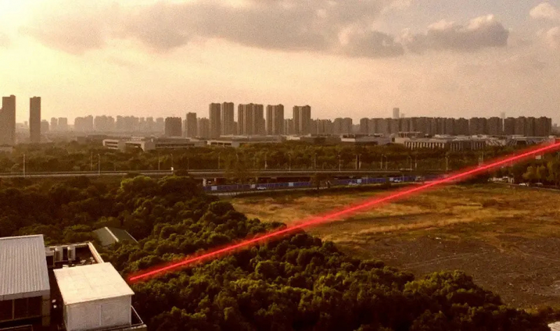 Шпионское лазерное устройство может прочитать текст в книге с расстояния в полтора километра