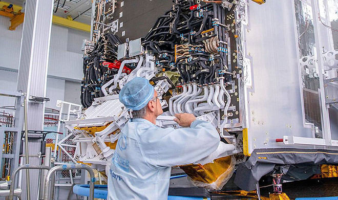 Специалисты «Решетнева» активно наращивают производство волноводов