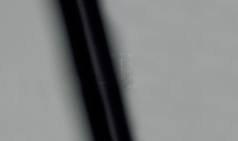 Самая маленькая скрипка в мире умещается на человеческом волосе