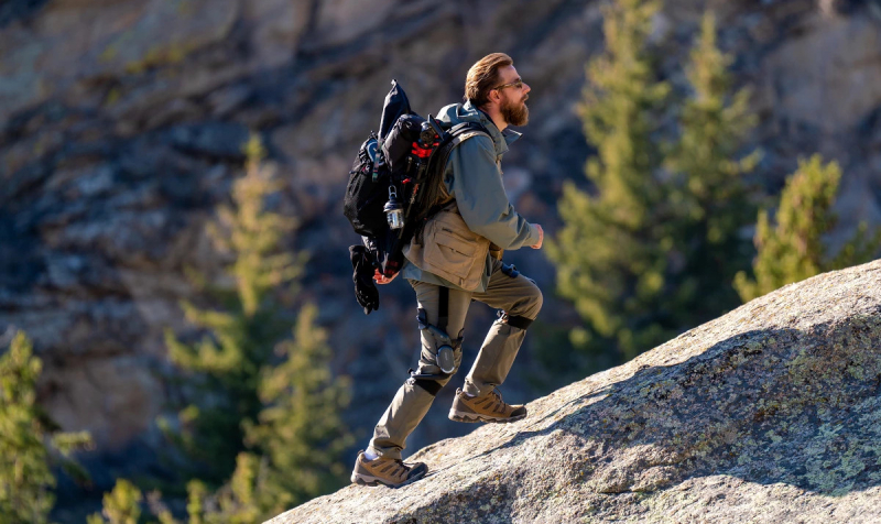 Коленный экзоскелет Dnsys Z1 повышает силу ног на 50 %