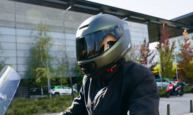 Мотошлем Zyon с HEPA-фильтрами гарантирует полную защиту от смога и пыли