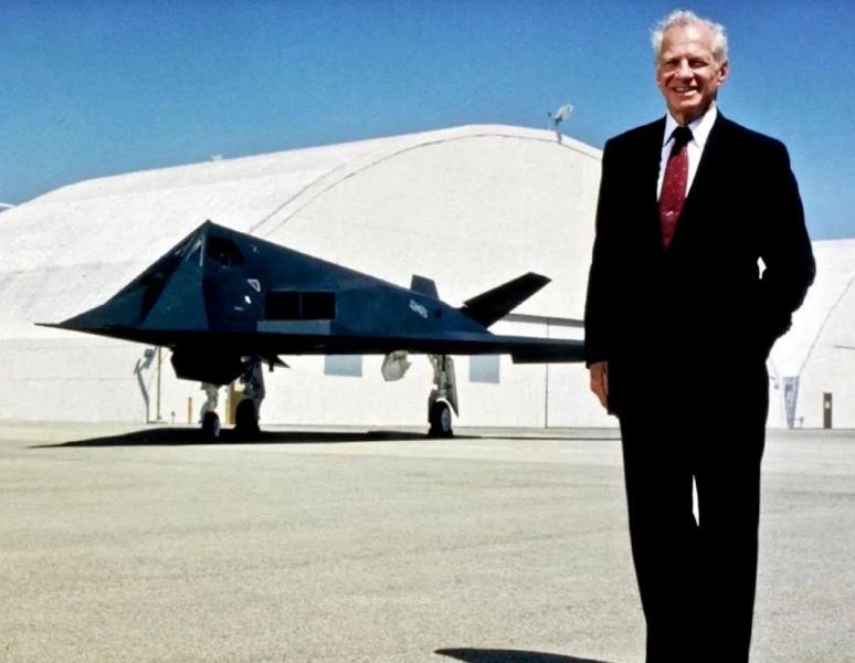 Бывший директор Lockheed Martin: «У нас уже есть технологии, чтобы отвезти инопланетян домой»