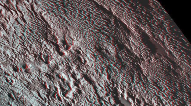 Экватор Плутона могут окружать метановые льды размером с небоскреб — астрофизики