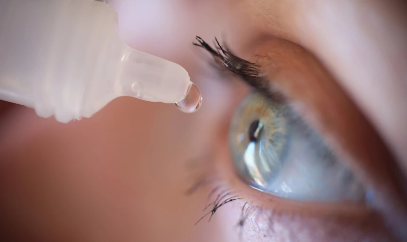 В США одобрены первые в мире глазные капли против близорукости
