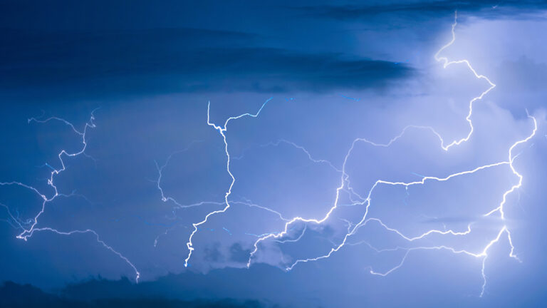 В США зарегистрирована рекордная молния длиной 829 километров