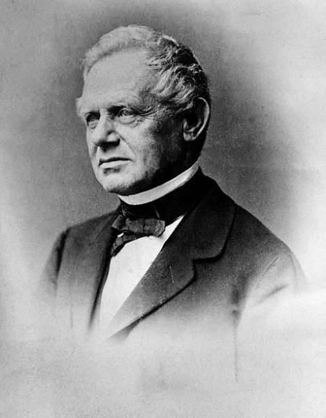 Эффект Магнуса: почему вращающийся мяч летит по непредсказуемой траектории, а суда идут против ветра