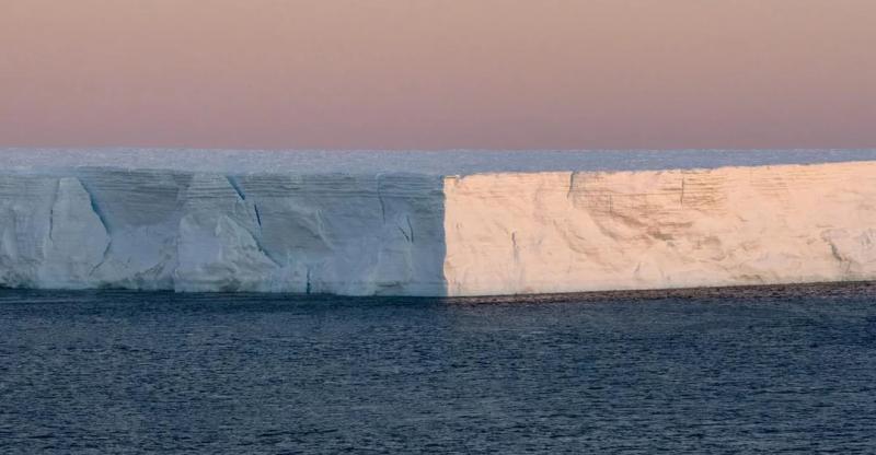 &laquo;Ледник Судного дня&raquo; может затопить Землю. Сможет ли 80-километровая стена высотой 150 метров остановить это?
