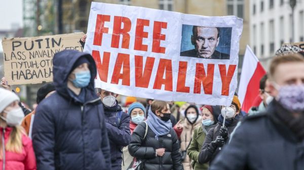"Отпор, сдерживание, сотрудничество". ЕС вводит новые санкции из-за Навального