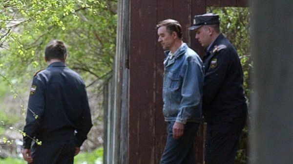 Вышел на свободу "скопинский маньяк" Виктор Мохов. Он сидел за похищение девушек и сексуальное рабство