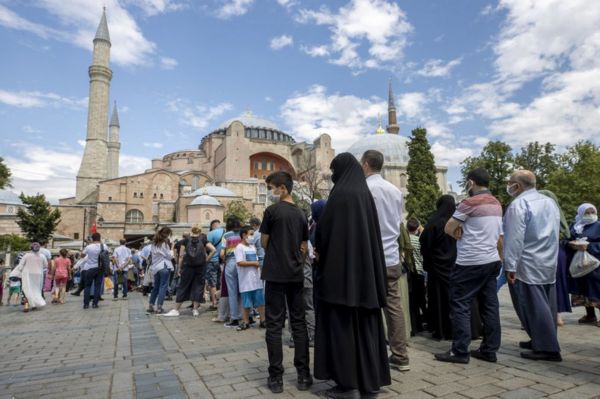 Айя-София: Турция и ЮНЕСКО обменялись жесткими заявлениями в годовщину превращения всемирно известного музея в мечеть