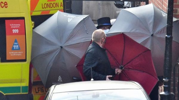 Принца Филиппа перевезли в другую больницу Лондона для обследования сердца и лечения инфекции