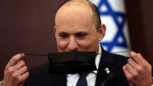 Коронавирус в мире: Израиль снова закрывает границы, Британия и остальная Европа ужесточают карантинные меры из опасений перед "омикроном"