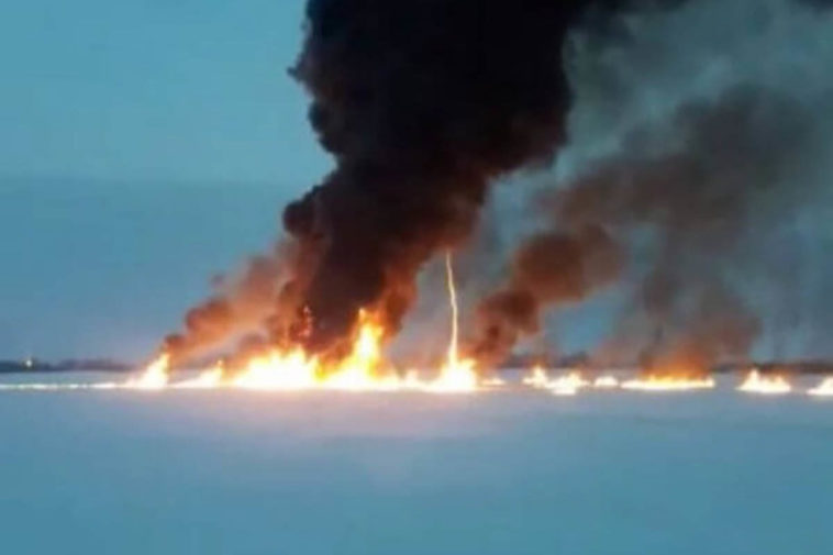 На реке Обь произошел пожар после утечки на трубопроводе компании “Сибур”