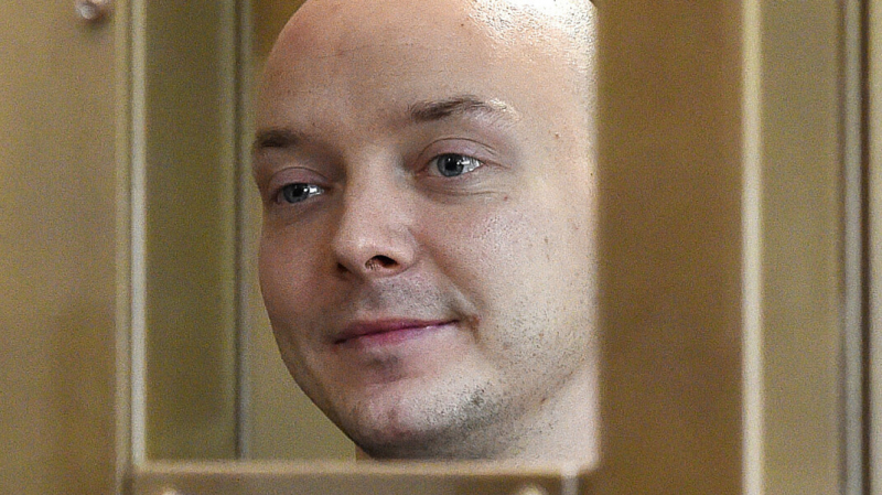 Суд продлил арест обвинённому в госизмене журналисту Сафронову. В деле появился секретный свидетель